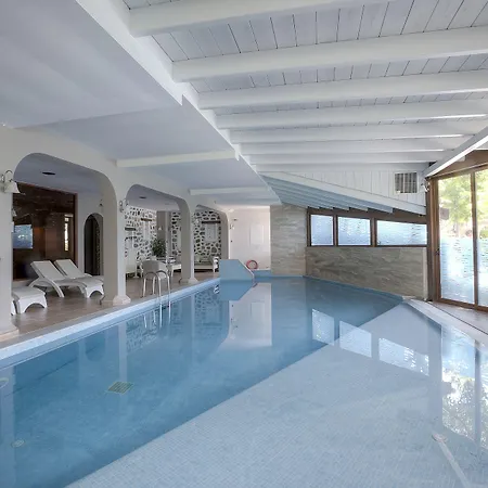 Acrotel Athena אליה