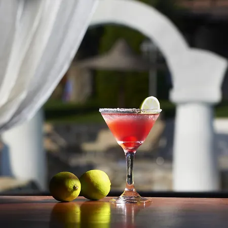 Acrotel Athena מלון